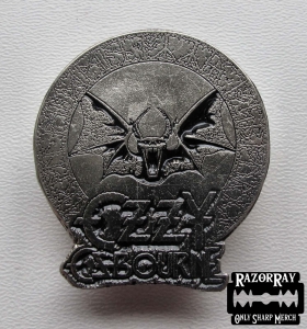 Przypinka OZZY OSBOURNE - Bat