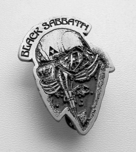 BLACK SABBATH - Iron Man -- metal pin.JPG