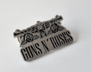GUNS N ROSES - Pistols -- Metal Pin 