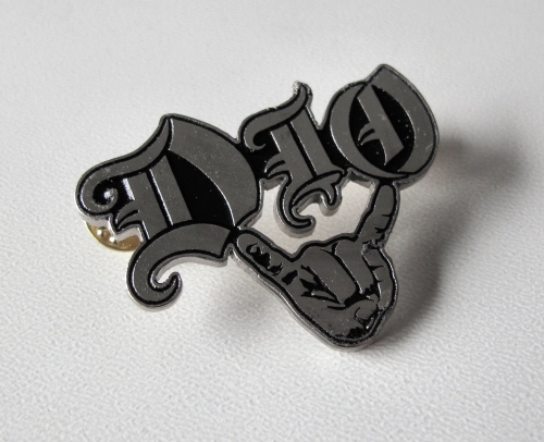 DIO - Mano Cornuta -- metal pin.JPG
