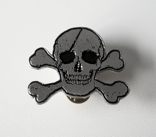 SKULL AND BONES -- metal pin.JPG
