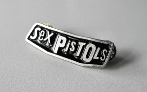 SEX PISTOLS -- Metal Pin 