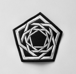 Naszywka Haftowana CARPENTER BRUT [white] 