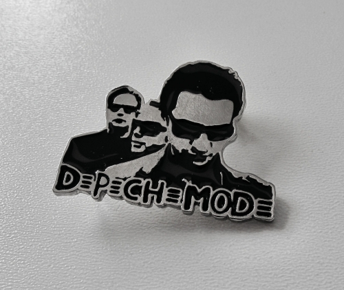 DEPECHE MODE - Band -- metal pin.JPG