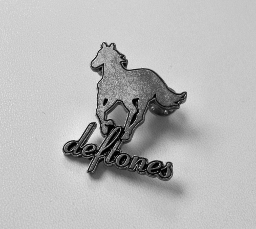 DEFTONES - White Pony -- metal pin.JPG