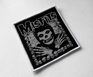 MISFITS - Fiend With Skulls [white] -- Woven Patch