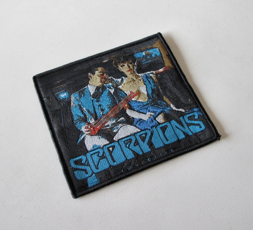 SCORPIONS - Lovedrive [black] -- woven patch.JPG