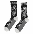 GUNS N' ROSES - SKULLS BAND MONOCHROME -- Socks 1.jpg